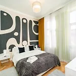 Central City Break- David Apartment - By Openhouse