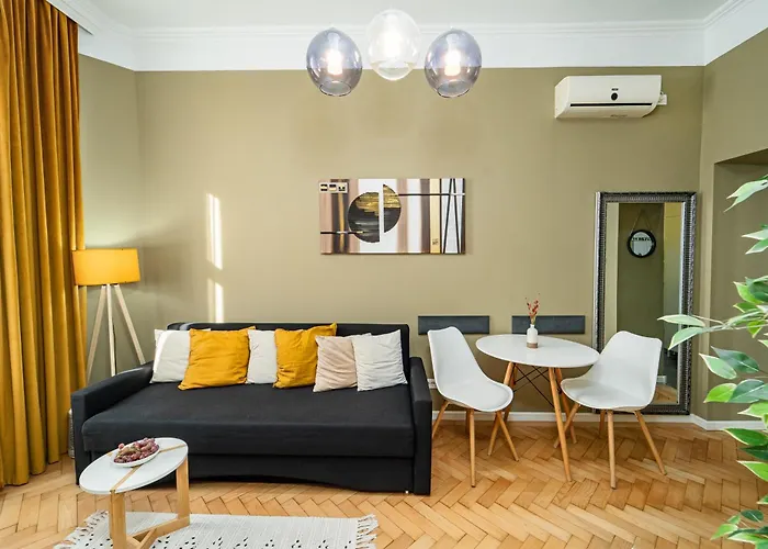 Central City Break- David Apartment - By Openhouse